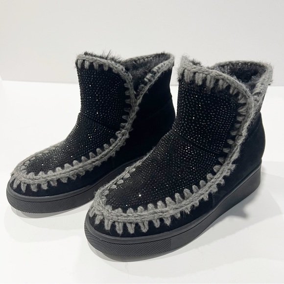 Blando Black Jeweled Suede Fur Booties Boots Snow Size 8.5 - Picture 1 of 7